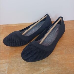 Women’s Allbirds Flats-New in Box-Black-Size W-7.5